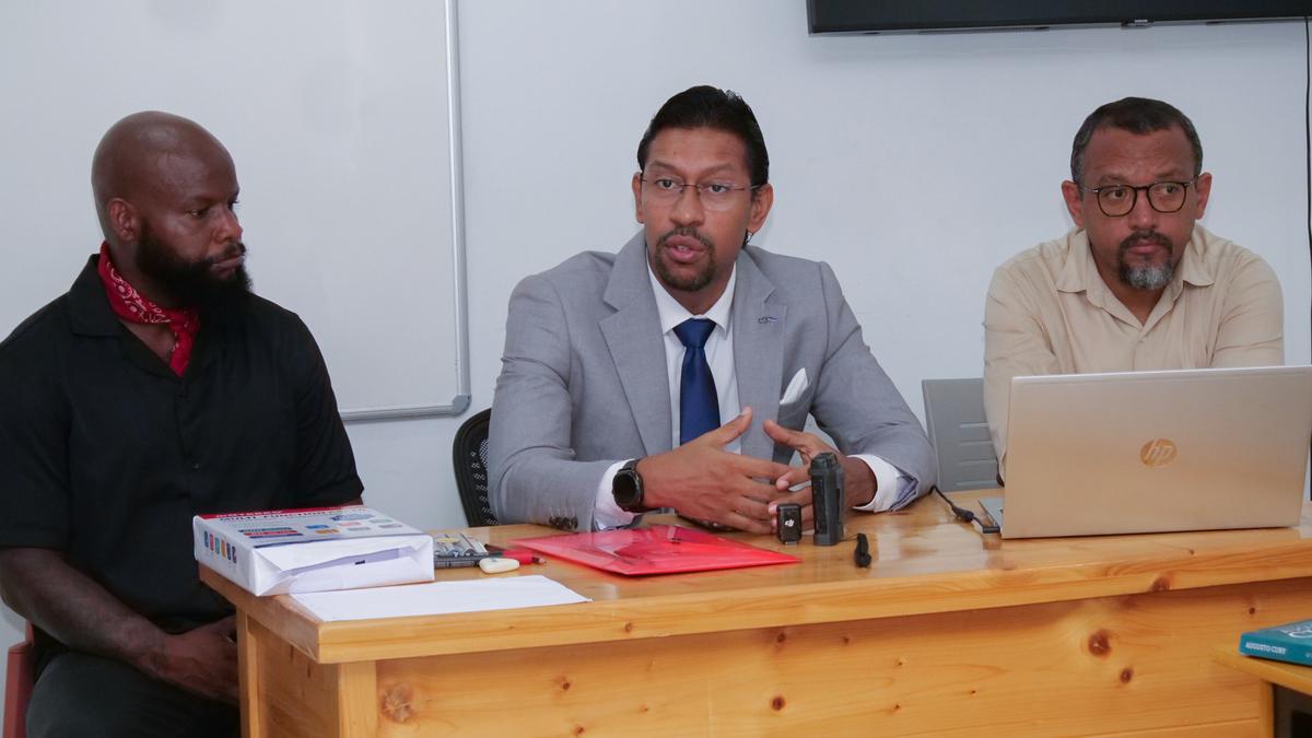 Ministro Clóvis Silva preside abertura da formação na Universidade de Santiago