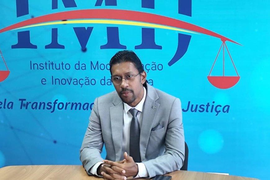 Ministro da Justiça Clóvis Isildo Silva Adota Estilo de Governação Baseado no Diálogo