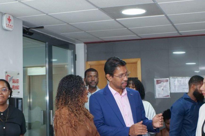 Ministro Clóvis Silva visita Serviços dos Registos, Notariado e Identificação