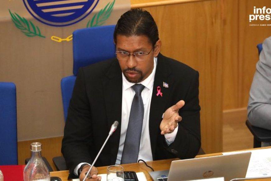 Governo considera insuficiente capacidade do navio Djabraba e defende solução marítima à altura das necessidades da ilha