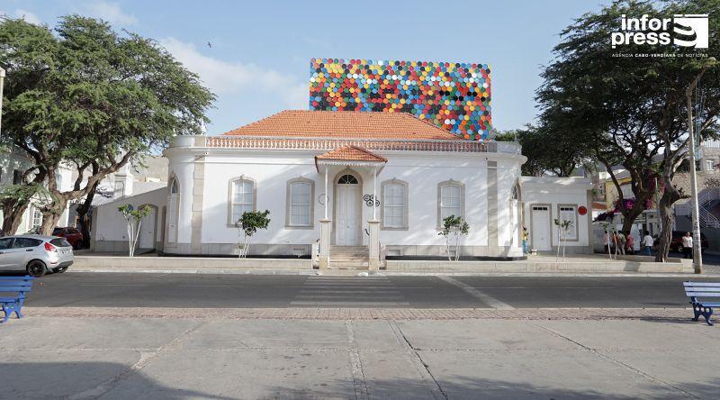 São Vicente: CNAD inaugura exposição de Ava Binta Giallo na Galeria Zero