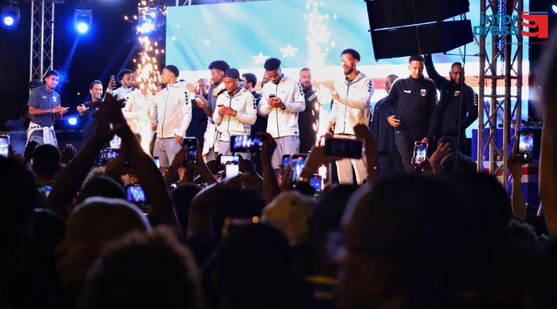 Futebol: Encontro Emocionante dos Tubarões Azuis com Mindelenses