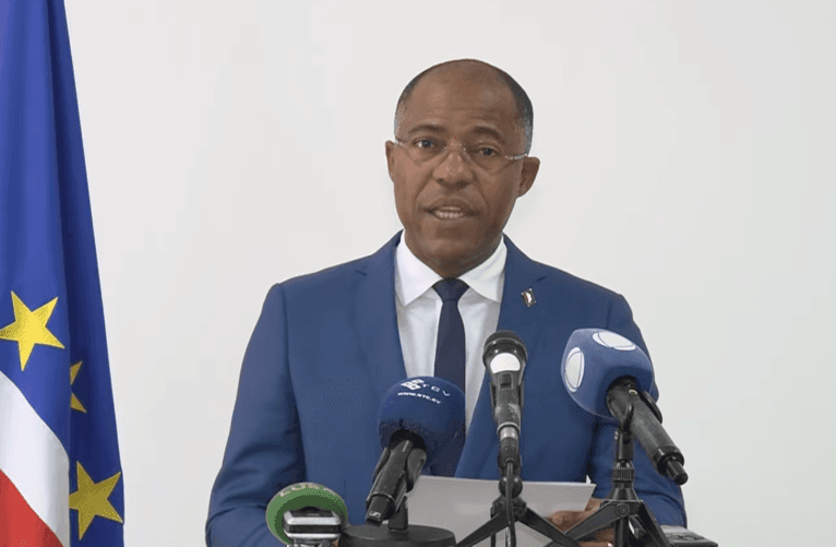 Primeiro-Ministro de Cabo Verde Rejeita Pressão Política e Foca na Governação