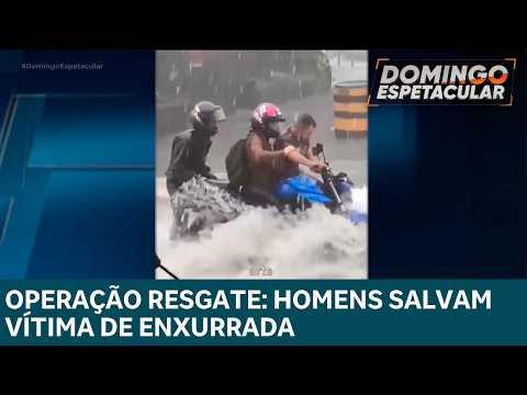 Motociclista prende a perna na moto durante enxurrada e é salvo por mecânicos que viam a cena