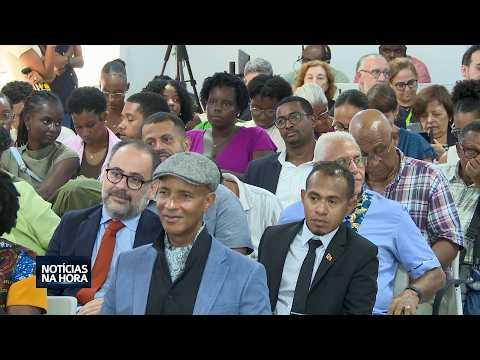 Escritores e académicos debatem o papel da Língua Portuguesa num mundo em mudança.