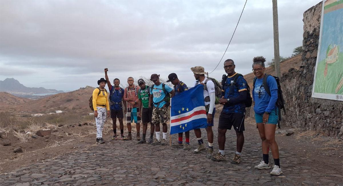 Caminhada d’ Vav celebra o 50.º aniversário da Independência com percurso de 115 kms em São Vicente
