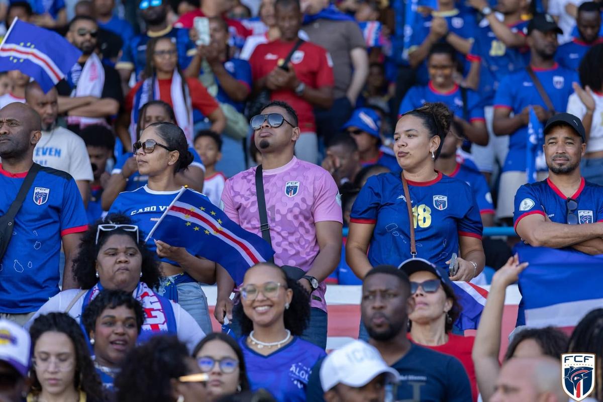 A Nação Azul não nasceu no Mundial. Apenas saiu à rua