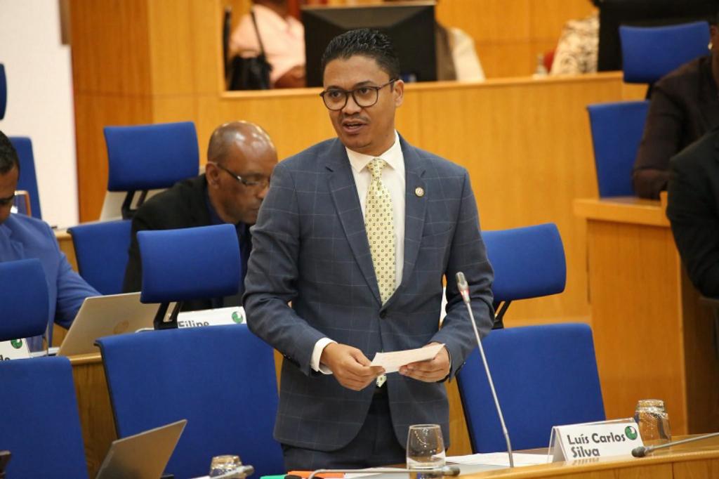 O MpD pede contas antes do tempo. Mas levanta a pergunta que todos os governos acabam por enfrentar