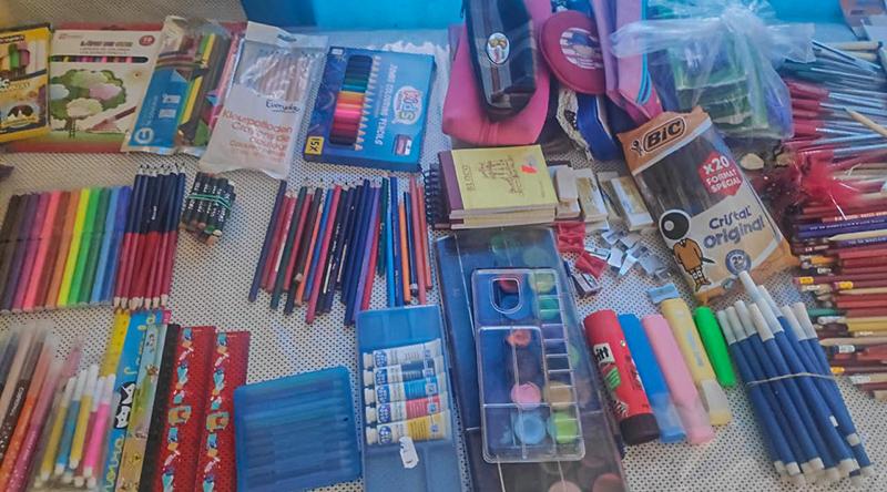 Regresso às aulas: Associação entrega material escolar e cortes de cabelo gratuitos a mais de 130 crianças na Ribeirinha