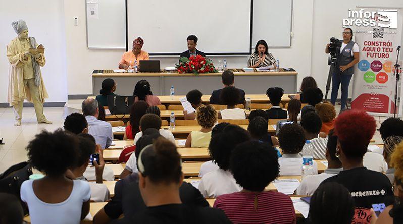 Línguas: Directora do Centro de Língua Portuguesa da Uni-CV defende reforço da investigação científica