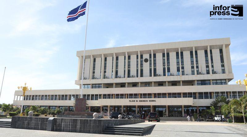 Cinco Membros do Parlamento Assumem Funções Governativas