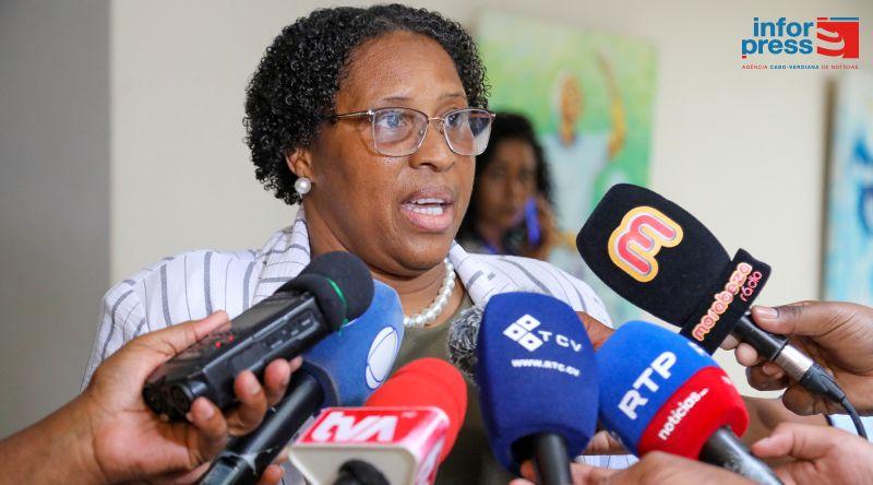 Oficiais de justiça vivem dia da classe com insatisfação devido a atrasos na implementação do PCFR - sindicato (c/áudio)