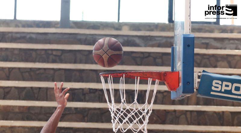 Basquetebol: Selecção sub-16 masculina estreia-se em provas oficiais da FIBA no Senegal (c/áudio)