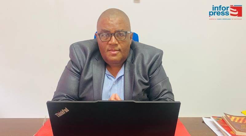 Diretor da Rádio de Cabo Verde Refuta Perseguição a Jornalista