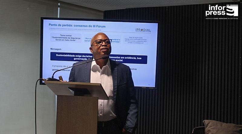 Fórum recomenda alargamento da cobertura contributiva e melhoramento da gestão do sistema da segurança social