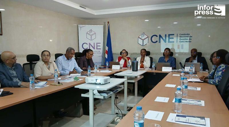 Diáspora cabo-verdiana pede maior aproximação à política nacional e recenseamento automático - CNE (c/áudio)
