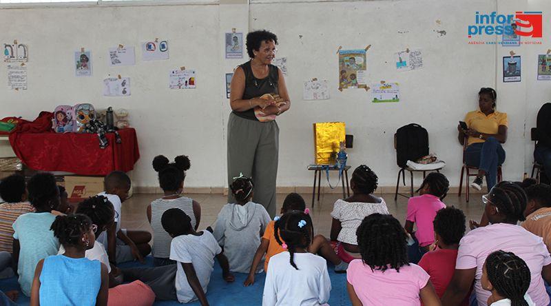 Escola Nova Assembleia promove formação sobre direito à alimentação e reactiva horto escolar