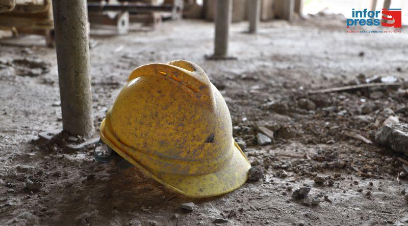 REPORTAGEM/São Vicente: Emigração de trabalhadores abranda construção civil e encarece mão de obra (c/vídeo)