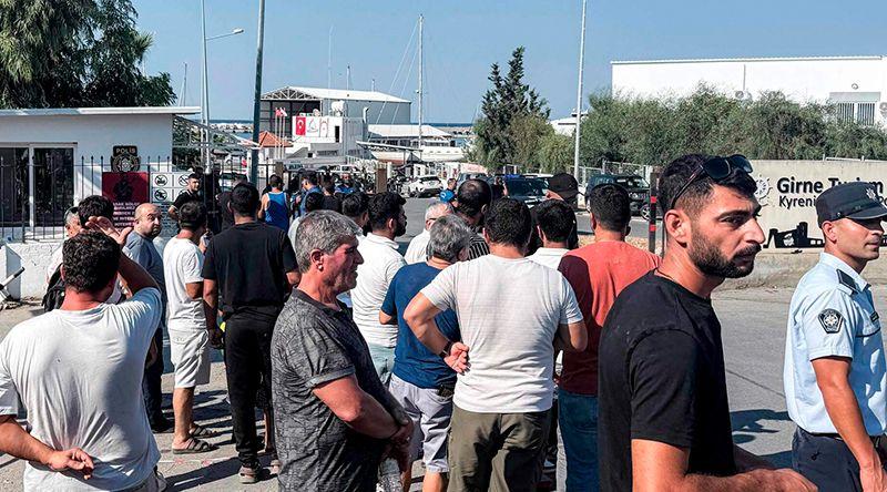 Ferry com mais de 260 passageiros virado ao largo da costa norte de Chipre