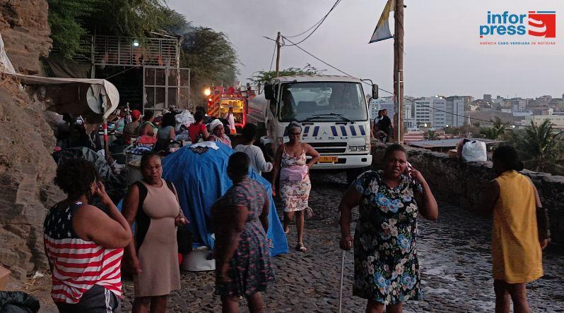 Incêndio/Ponta Belém: Câmara da Praia mobiliza 12 mil contos para apoiar comerciantes afectados