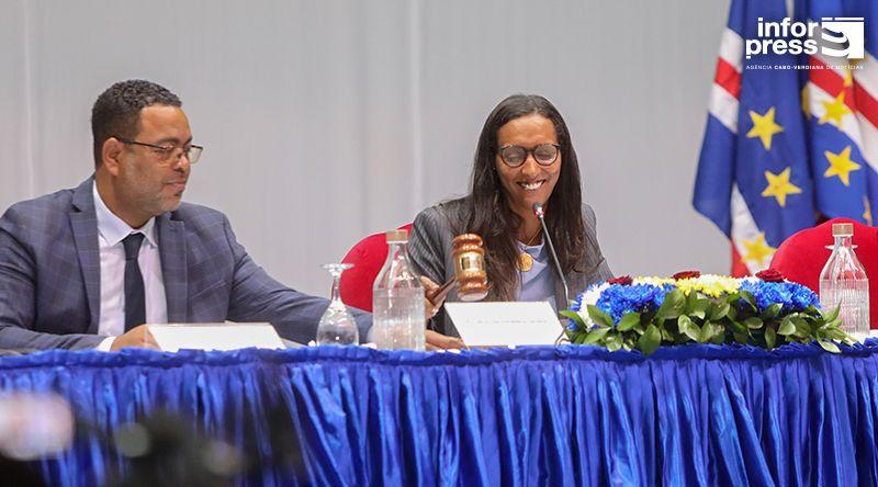 Janira Hopffer Almada destaca igualdade de género e compromisso com imparcialidade no Parlamento