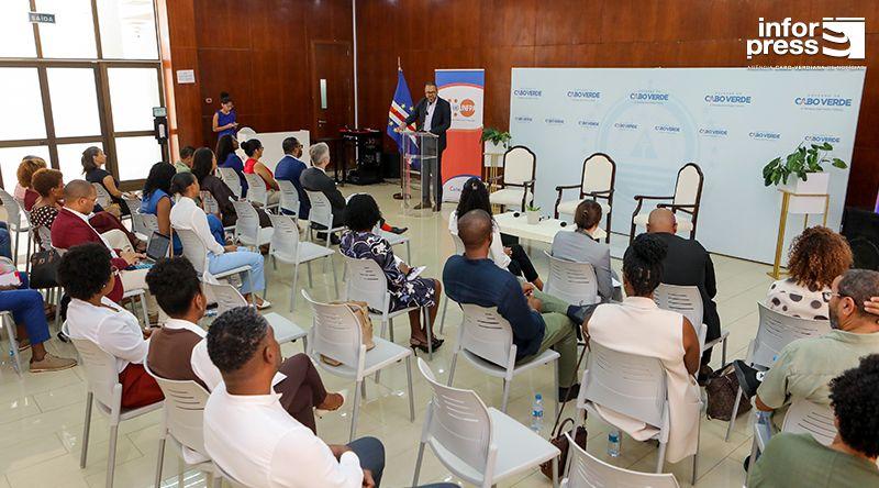 Ministro da Saúde anuncia aposta em novas fontes de financiamento e digitalização para reduzir desperdícios