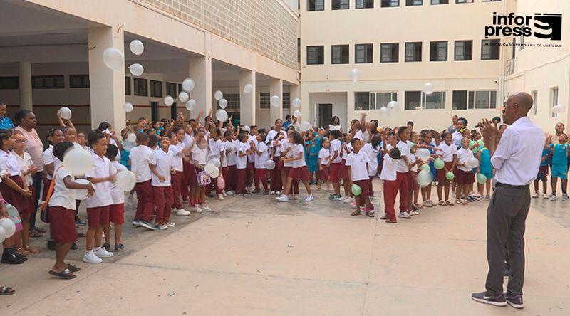 São Vicente homenageia vítimas do acidente no Fogo com acto simbólico que envolveu escolas (c/áudio)