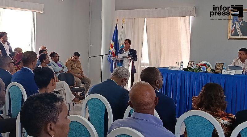 Município do Sal: Edil assume conquistas e Assembleia Municipal exige acções na habitação