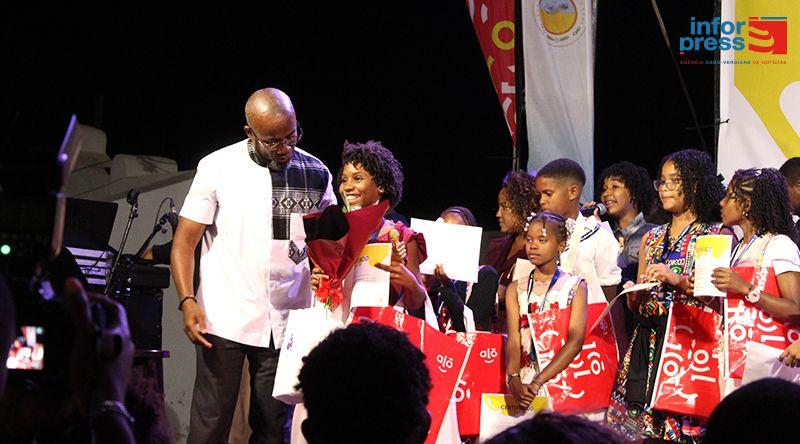 Sofia Livramento vence a Gala Pequenos Cantores 2026