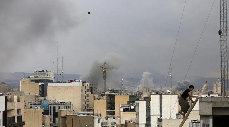 Novos Bombardeamentos dos EUA Contra o Irão Após Morte de Dois Militares