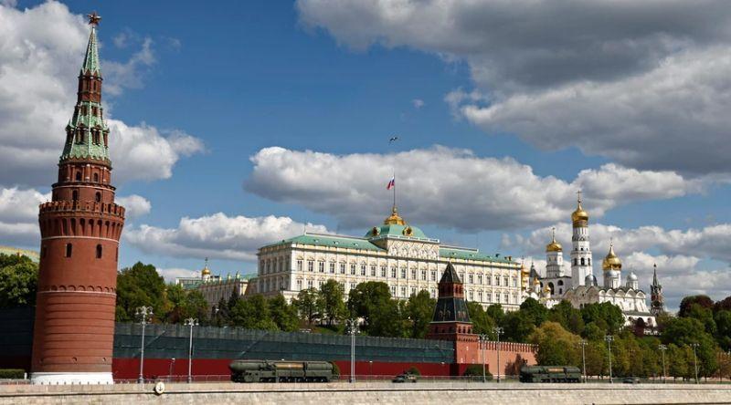UE aprova novas sanções contra 1.600 pessoas e entidades da Rússia