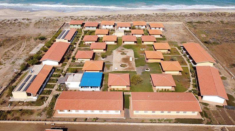 Maio: Empresário denuncia restrições no abastecimento de água a hotel – distribuidora alega interesse coletivo