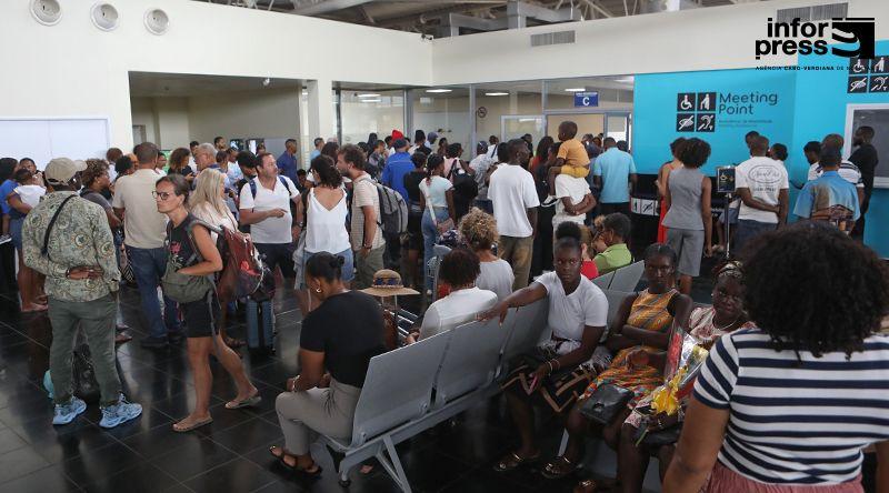 Passageiros denunciam falta de assistência após cancelamento de voos para Fogo e Boa Vista (c/áudio)