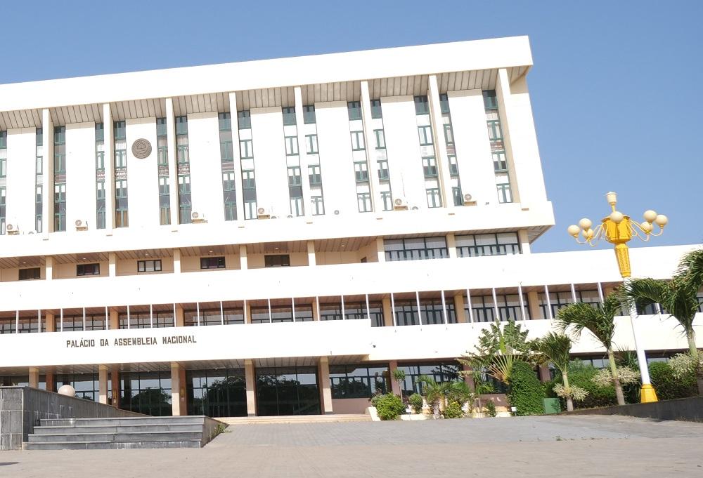 Deputados eleitos em 17 de maio tomam posse na próxima semana