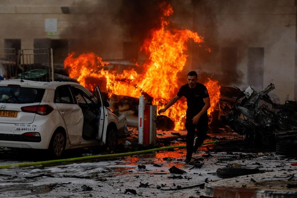 Netanyahu foi avisado sobre ofensiva do Hamas e ignorou alerta — diz jornal israelita
