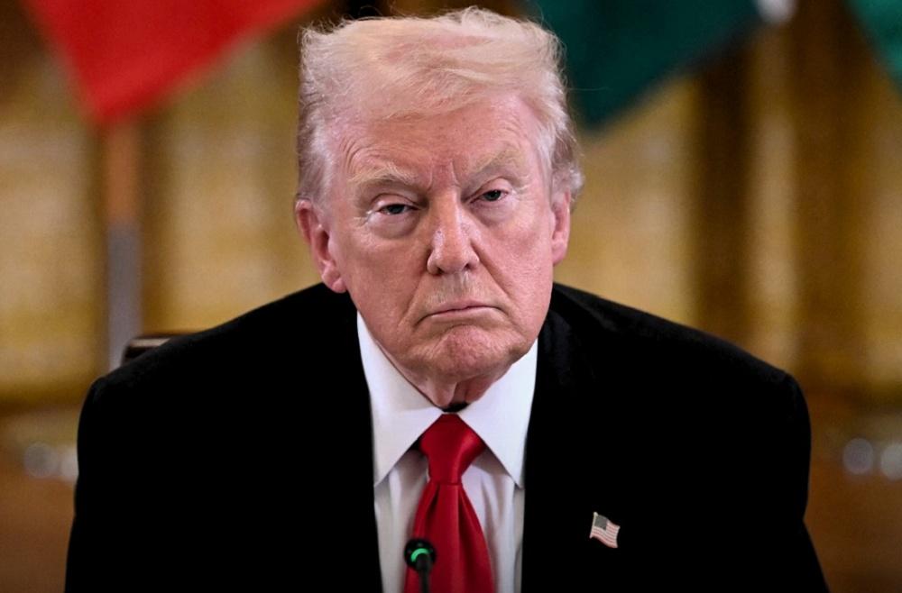 Trump diz que vai atacar Cuba e ex-diretor da CIA acusa-o de “instabilidade mental”