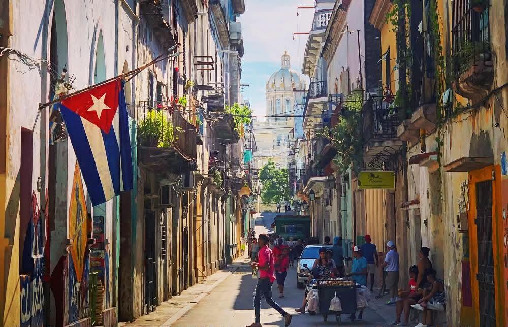 Congressistas dos EUA querem fim de bloqueio a Cuba e denunciam “política fracassada” de Trump