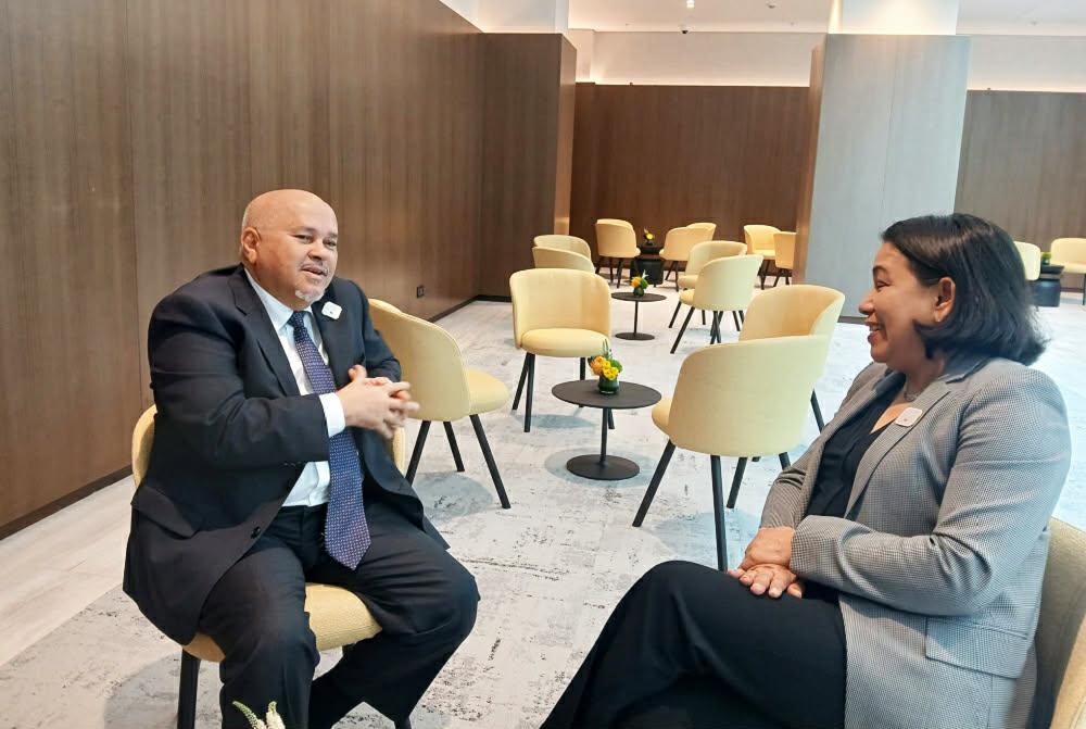 Ministro dos Negócios Estrangeiros reúne-se com candidata da Guiana a Secretária-Geral da ONU