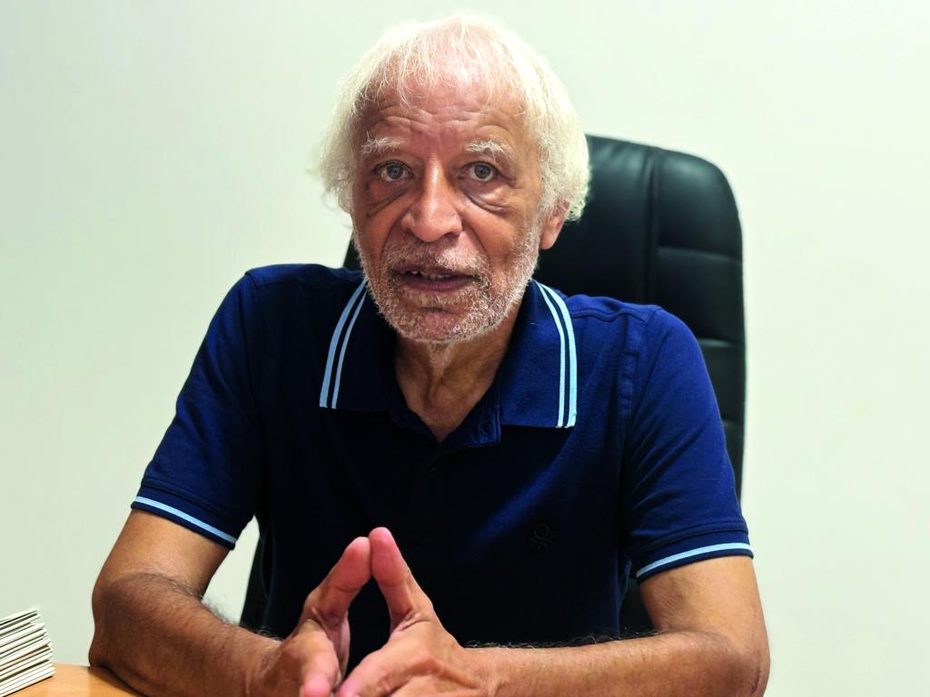 Livro/
Livro -
Os primeiros embaixadores: Mário Pais conta a história do futebol cabo-verdiano