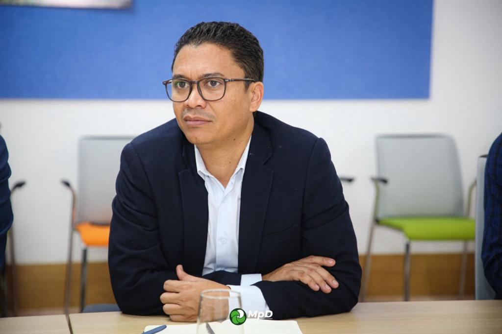 Política/
Líder parlamentar do MpD desloca-se à ilha do Fogo na sequência da tragédia