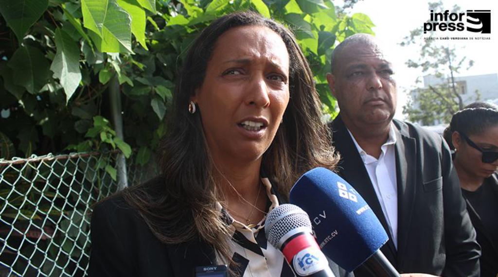 País/
Janira Hopffer Almada traz solidariedade do parlamento às famílias das vítimas do acidente na ilha do Fogo