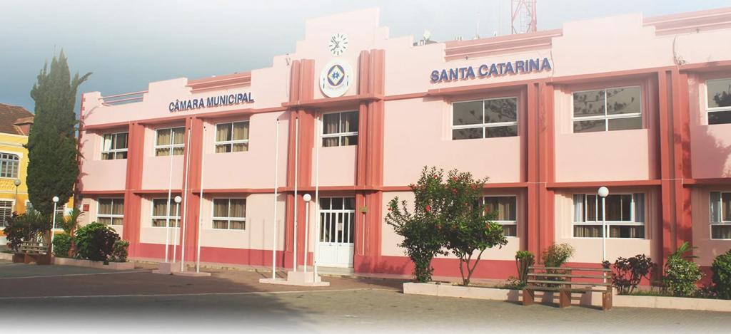 País/
Câmara de Santa Catarina cancela festivais de Ribeirão Manuel e Peixe em solidariedade às vítimas do acidente no Fogo