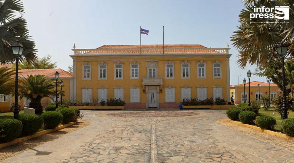 Política/
Termina hoje o prazo de apresentação das candidaturas às Eleições Presidenciais