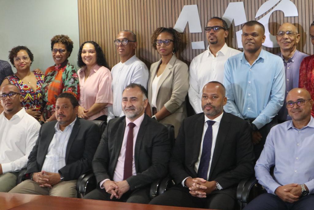 País/
Cabo Verde quer posicionar-se como referência regional na formação em aviação