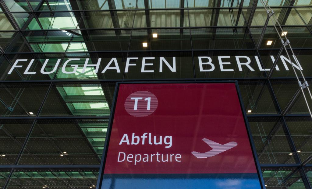 Mundo/
Aeroporto de Berlim suspende operações após deteção de drone