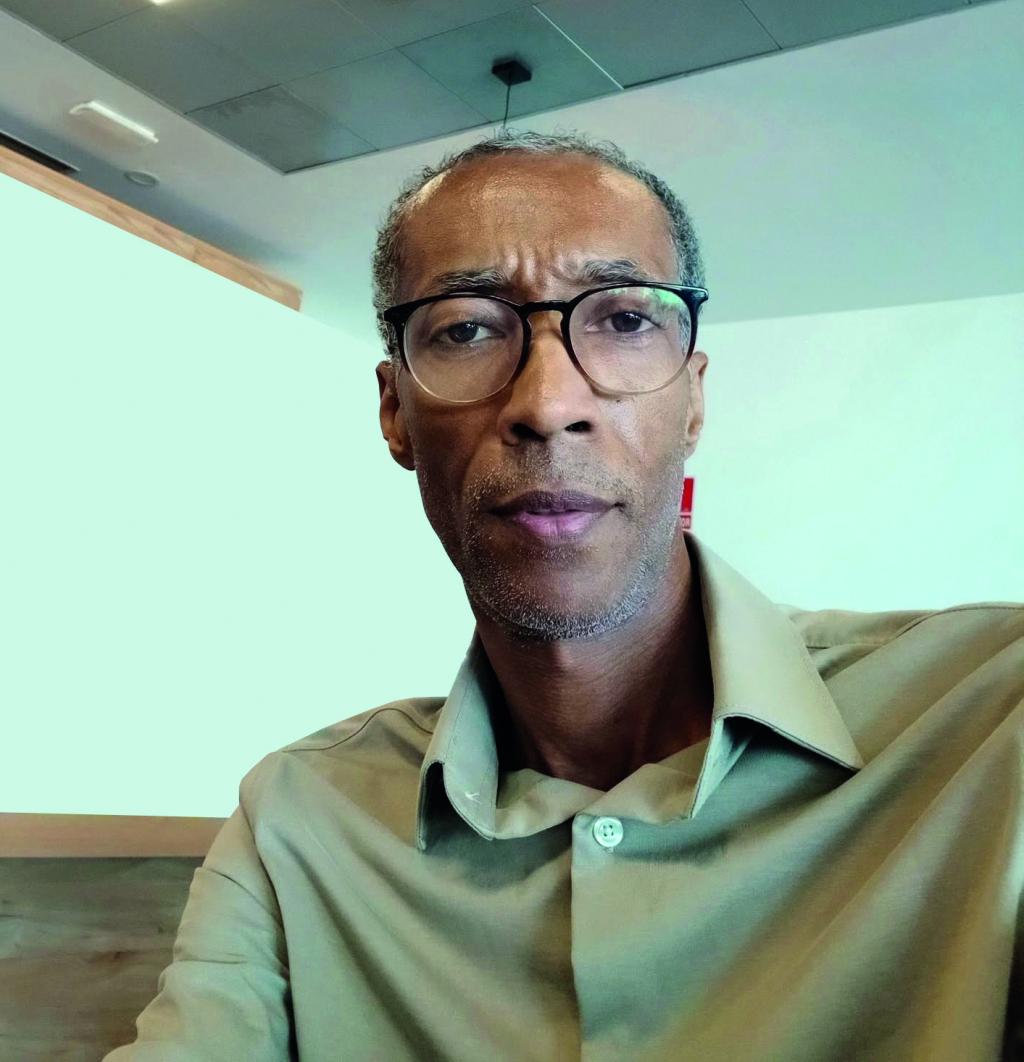 Casimiro de Pina, candidato à Presidência da República/
Casimiro de Pina, candidato à Presidência da República:
“O meu lema-programa é muito claro: cumprir a Constituição”