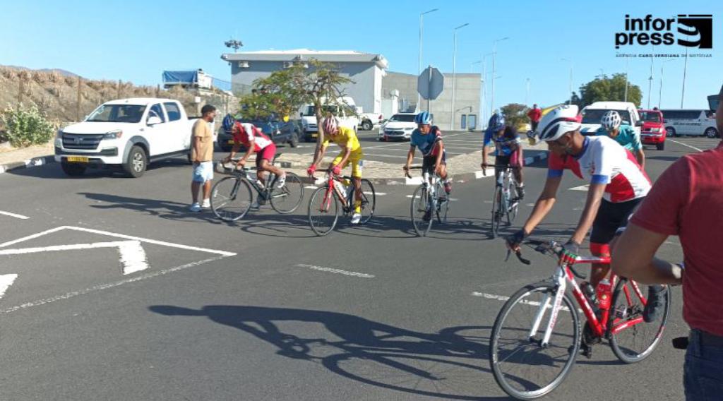 Desporto/
Cabo Verde leva oito ciclistas à Volta a Angola com objetivo de dignificar a bandeira nacional