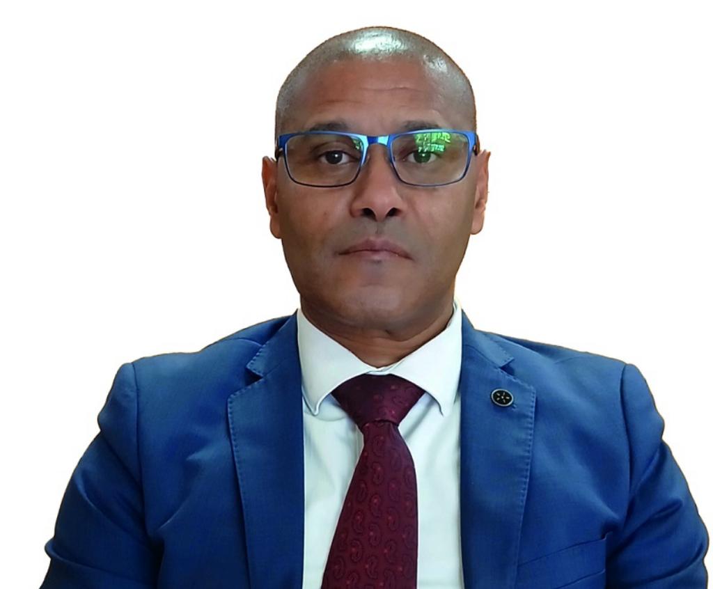 Antero Tavares, candidato à Presidência da República/
“Tenho dito que o Presidente é o pai da nação e como tal, deve ser a voz da consciência democrática do país e o garante da unidade nacional”
