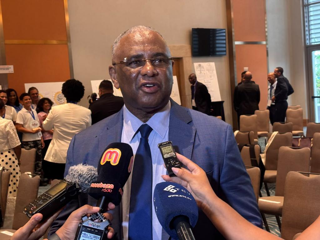 Economia/
Governador do BCV defende mercado de capitais “mais acessível” para financiar a economia
