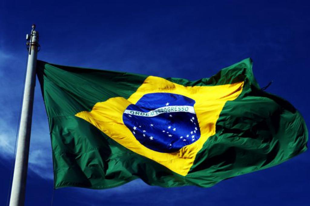 Mundo/
Brasil decide hoje entre Lula da Silva e Flávio Bolsonaro